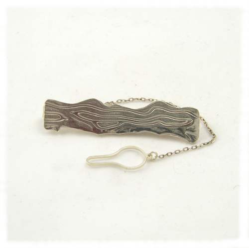 Silver bark effect tie clip